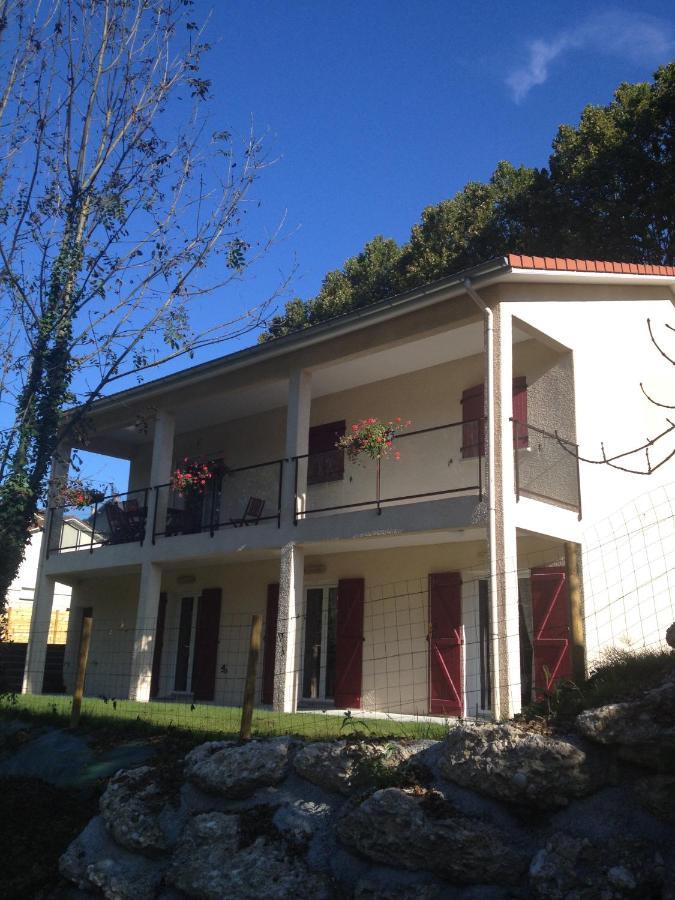 Le Mas De Servant Roulottes Et Chambres D'Hotes Auberives-en-Royans Exterior foto